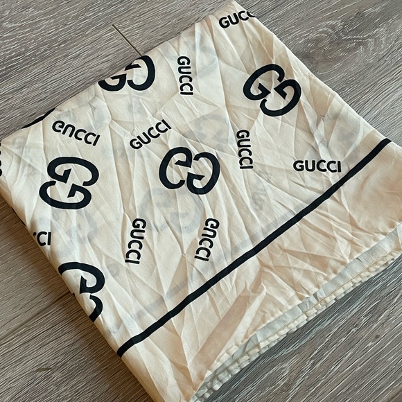 Gucci Cream and Black Patterned Scarf - Picture 1 of 5